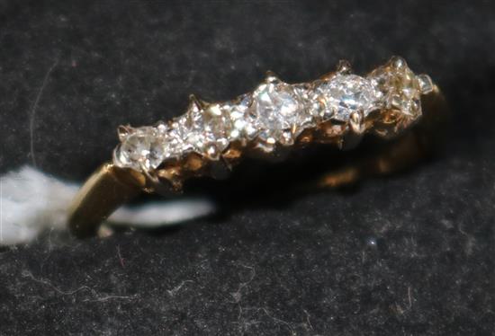 5 stone diamond dress ring(-)